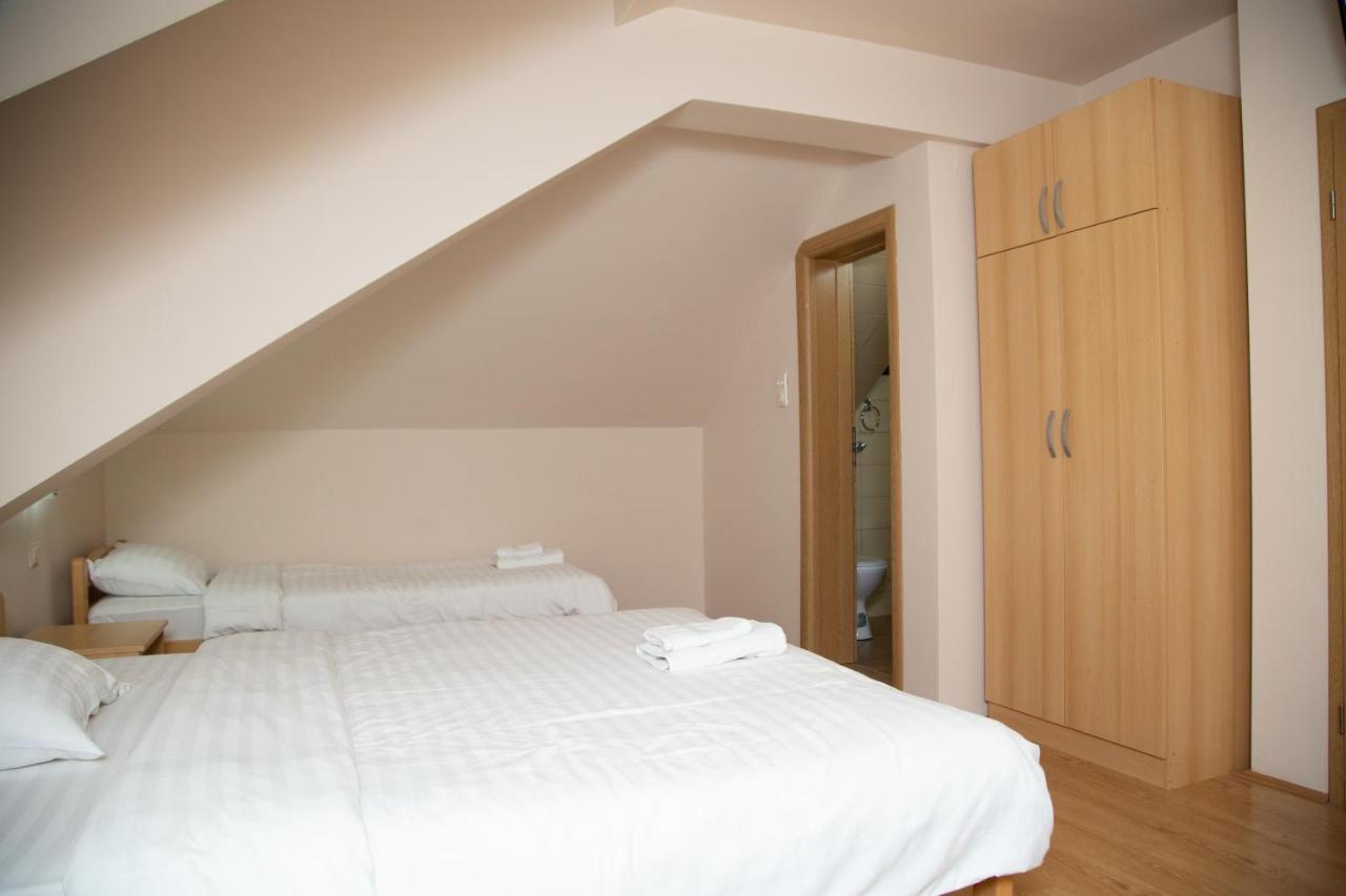 Motel Imperija Ub Luaran gambar