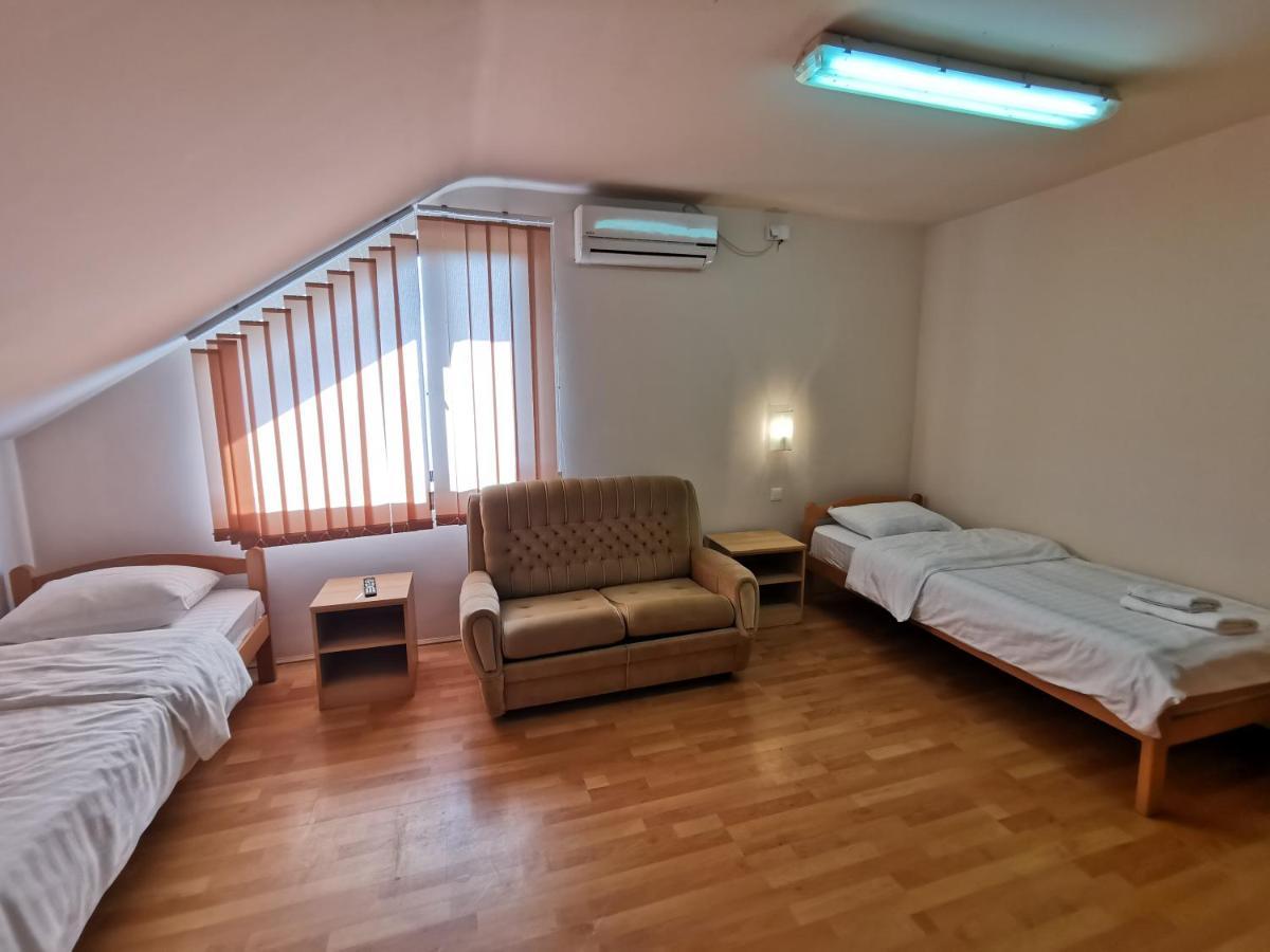 Motel Imperija Ub Luaran gambar