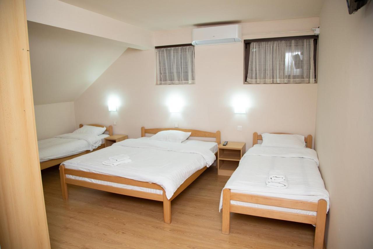Motel Imperija Ub Luaran gambar