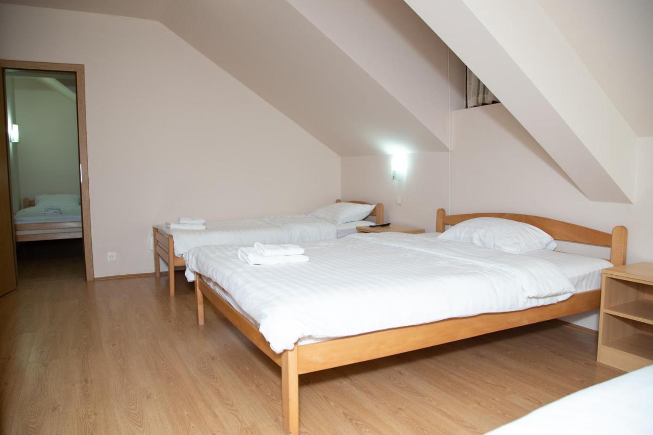 Motel Imperija Ub Luaran gambar