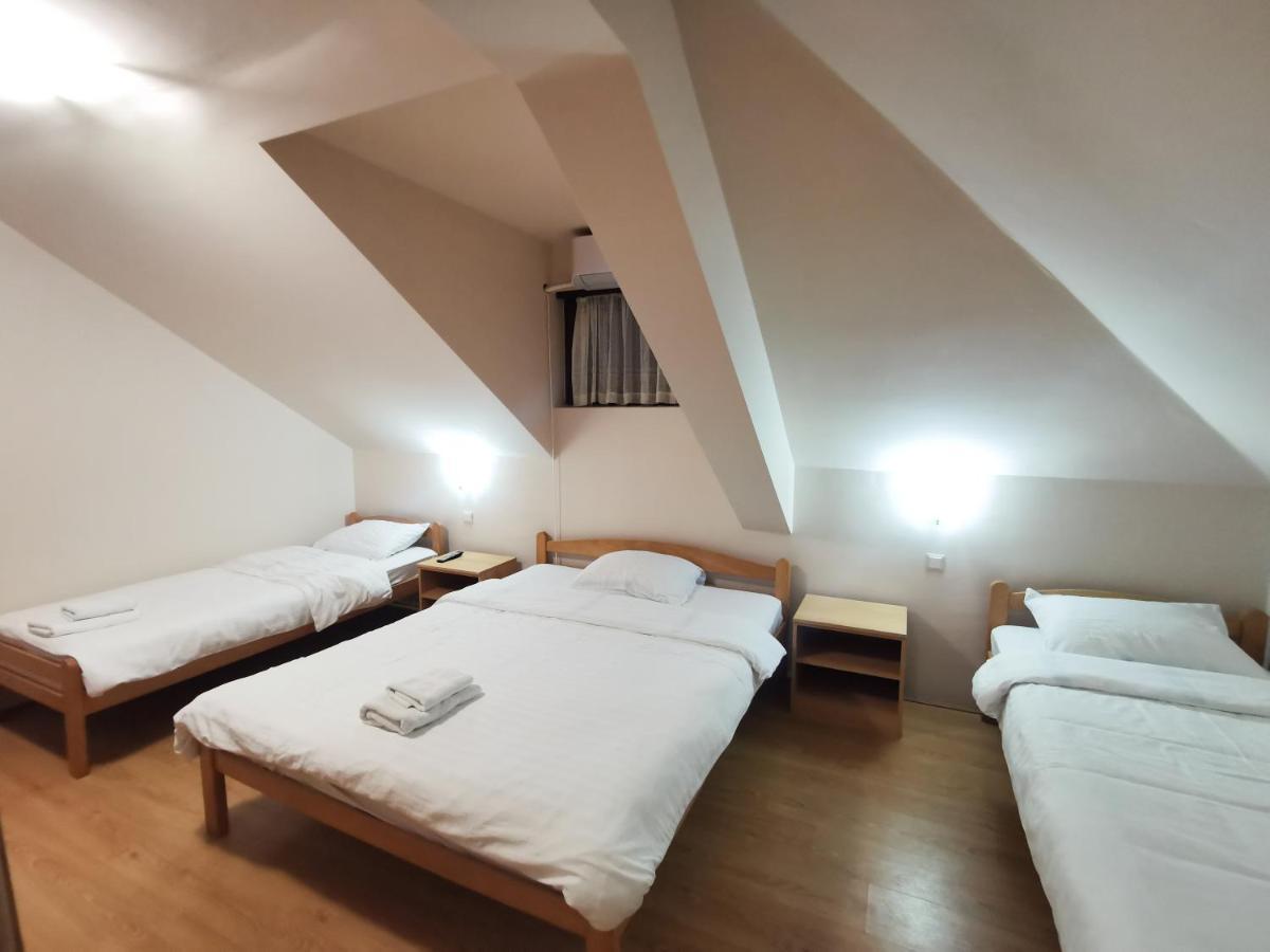 Motel Imperija Ub Luaran gambar